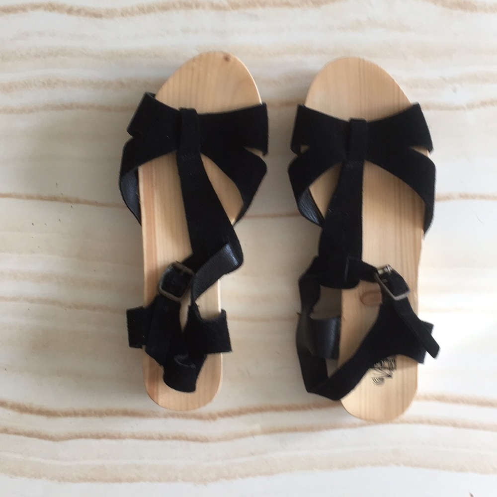 Kimchi Blue (urban outfitters) sandal